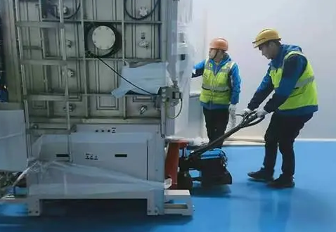 電動(dòng)搬運(yùn)車(chē)用于半導(dǎo)體設(shè)備搬遷使用