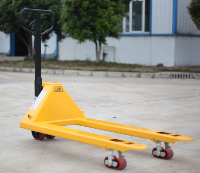 石家莊小區封控，手動叉車搬運生活用品緩解壓力